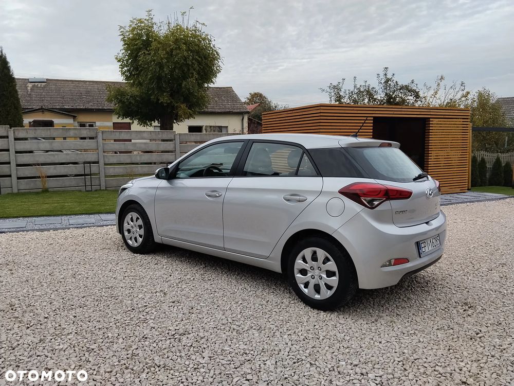 Hyundai i20 blue 1.2 - 20