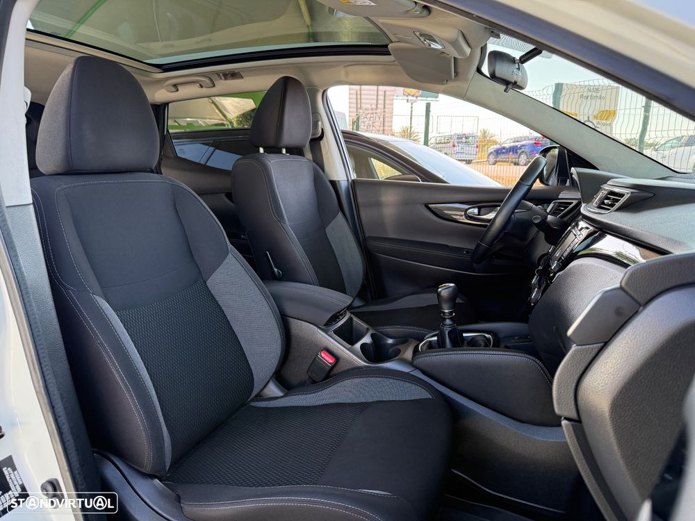 Nissan Qashqai 1.5 dCi N-Connecta Business - 24