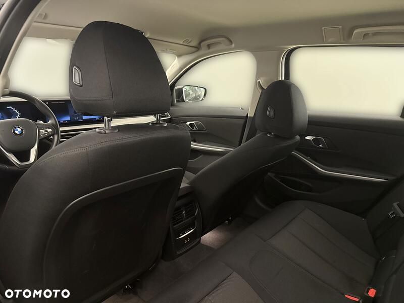 BMW Seria 3 318i - 19