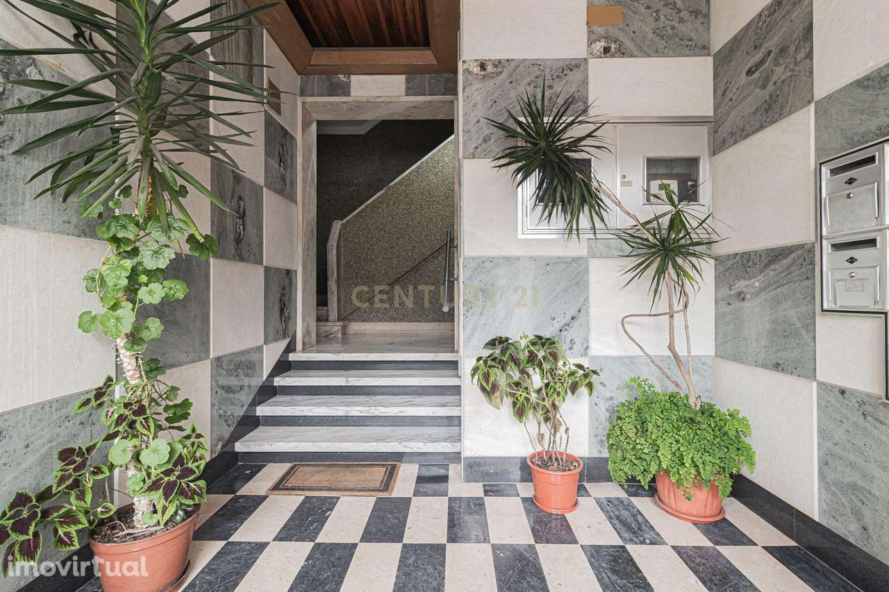 Apartamento T3 em Águas Livres, Amadora - Oportunidade Única! - Grande imagem: 3/16