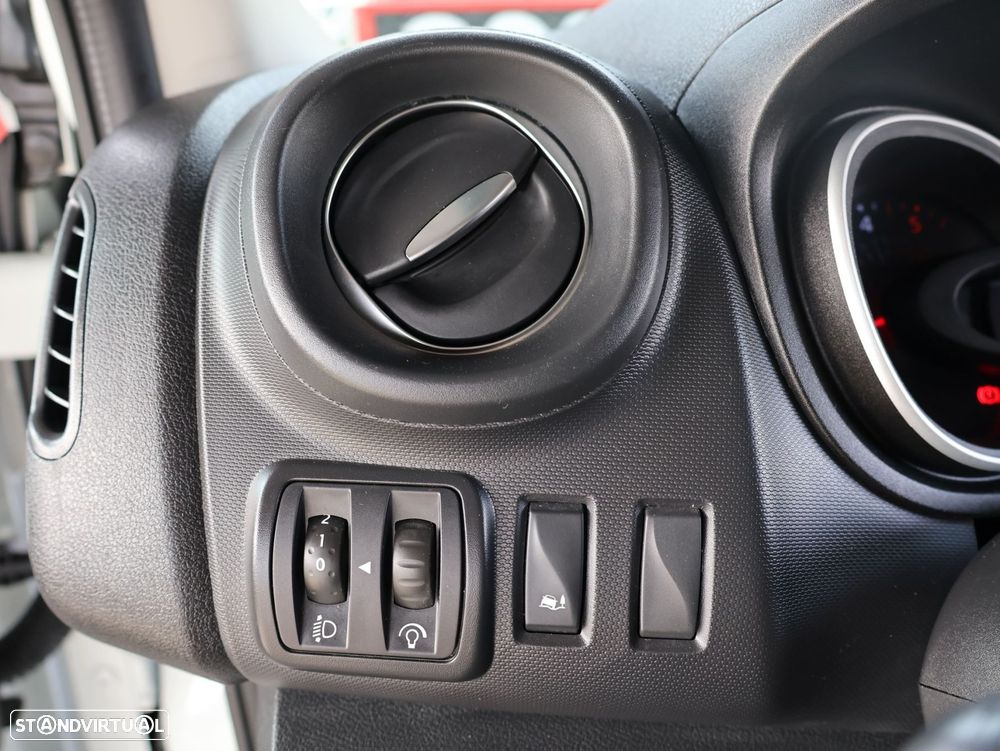 Renault Trafic 2.0 dCi L1H1 1.0T - 38