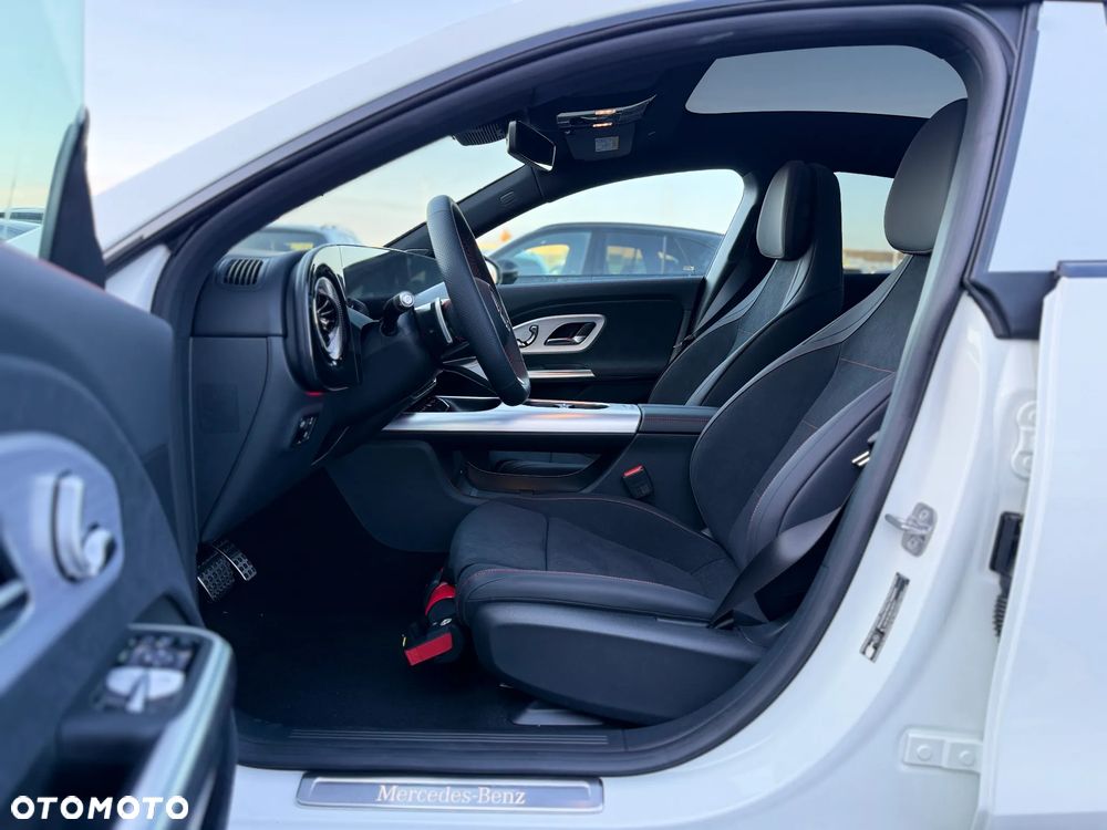 Mercedes-Benz CLA 220 4Matic - 21