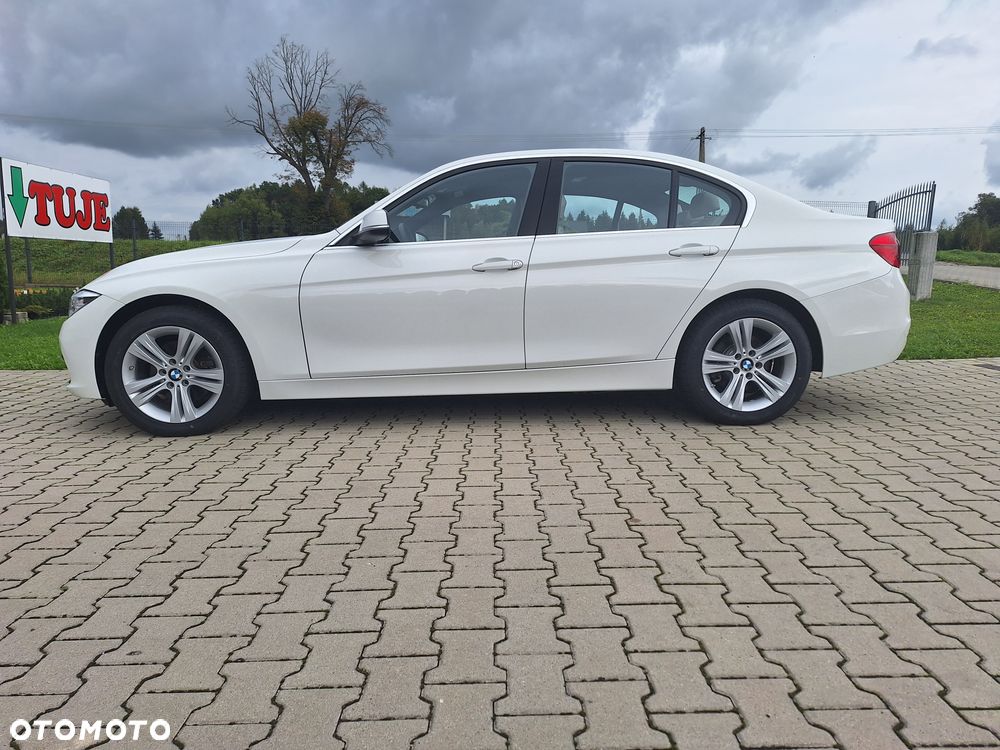 BMW Seria 3 330i xDrive Sport Line Sport - 2