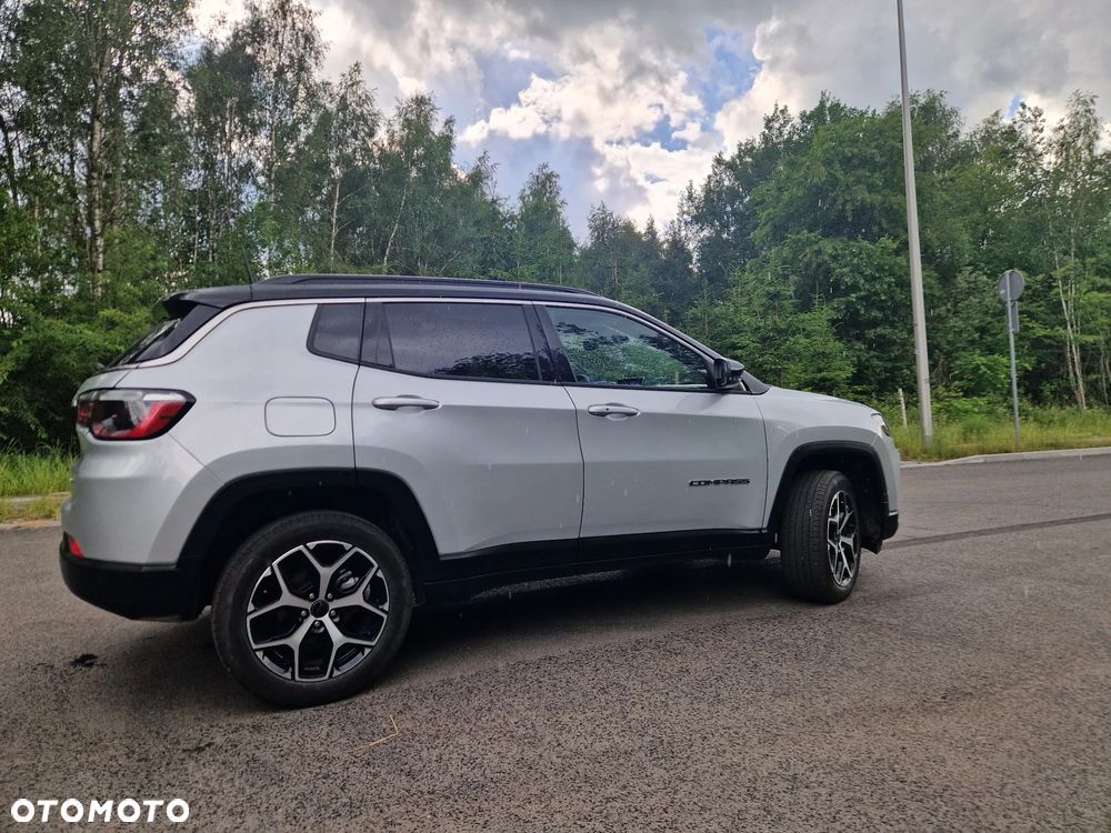 Jeep Compass - 12