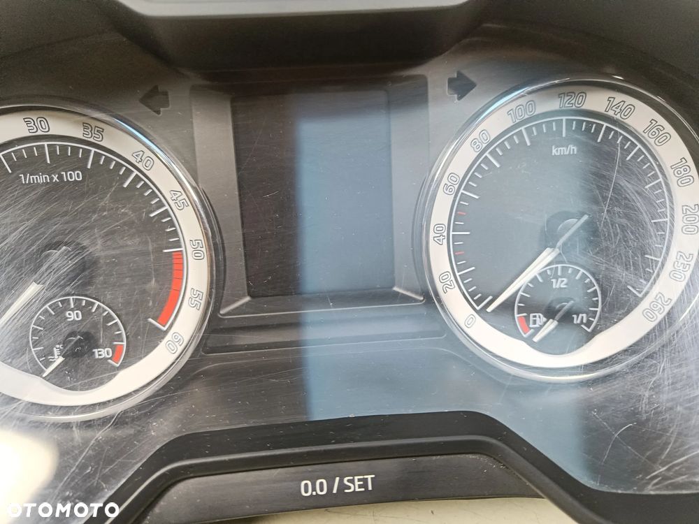 Licznik Zegary Skoda Octavia 3 lift III FL Diesel Europa 5E0920751D - 3