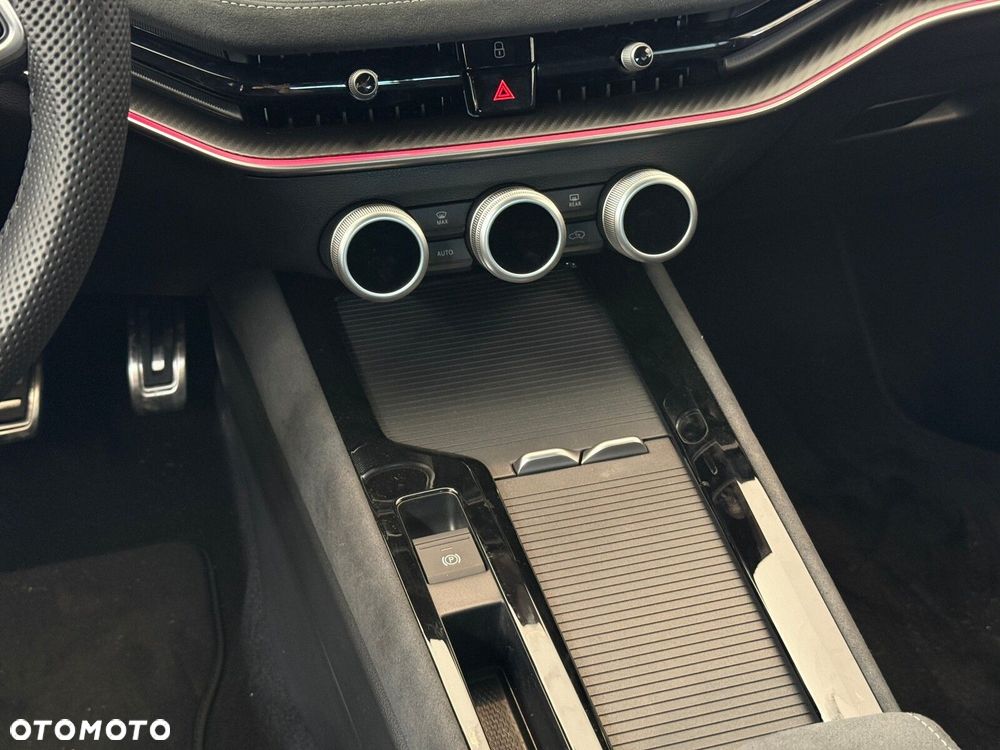 Skoda Superb 1.5 TSI mHEV Sportline DSG - 25