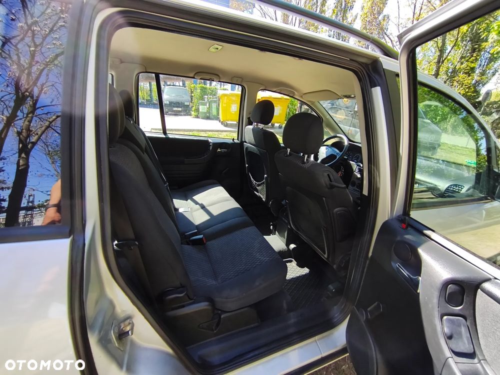 Opel Zafira 2.2 DTI Njoy - 10