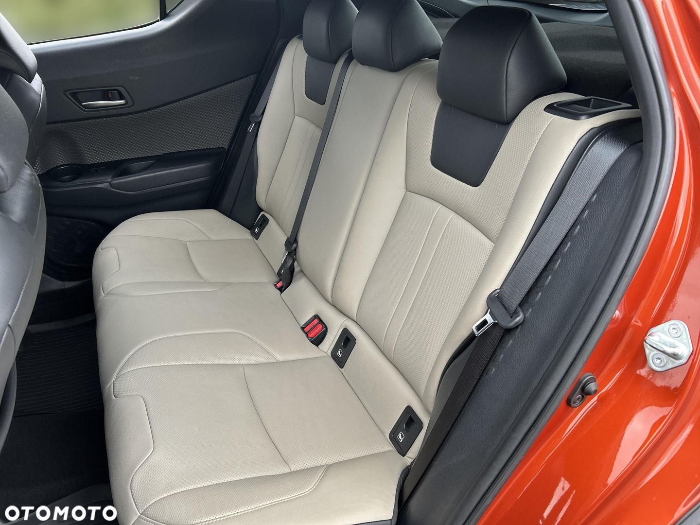 Toyota C-HR 2.0 Hybrid Premiere Edition - 24