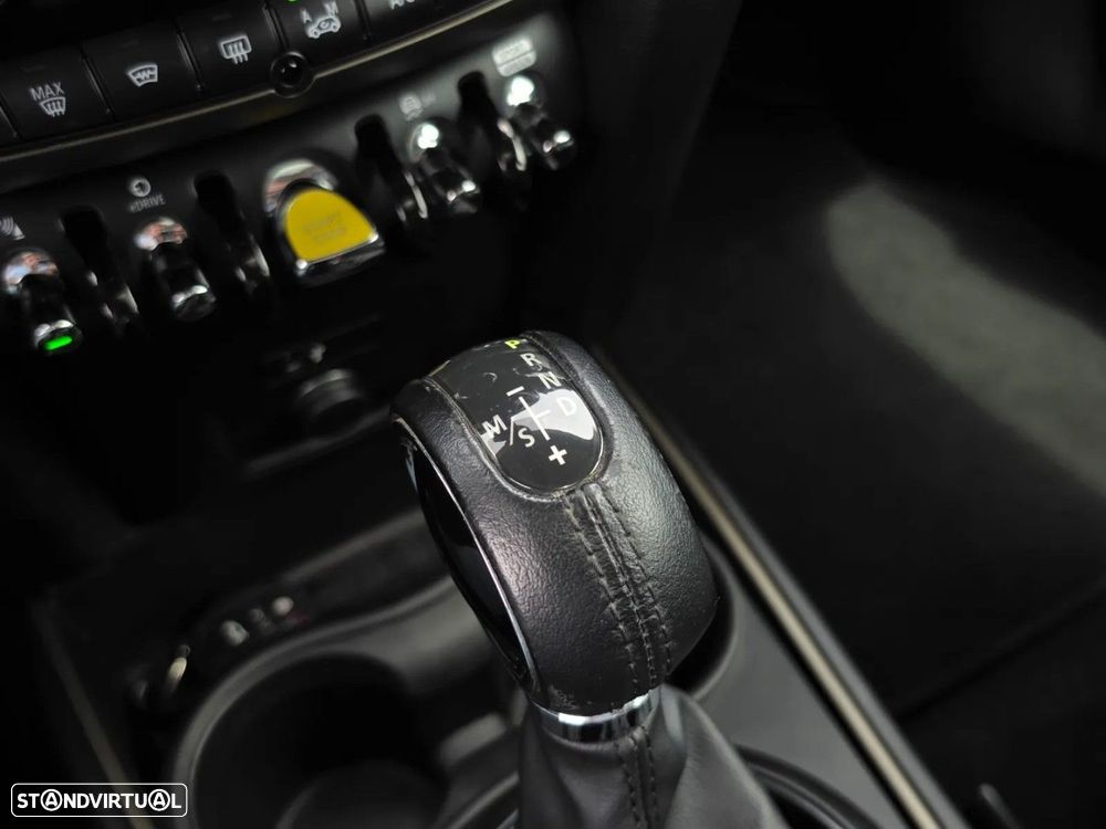 MINI Countryman Cooper SE Premium P. Classic Auto - 25