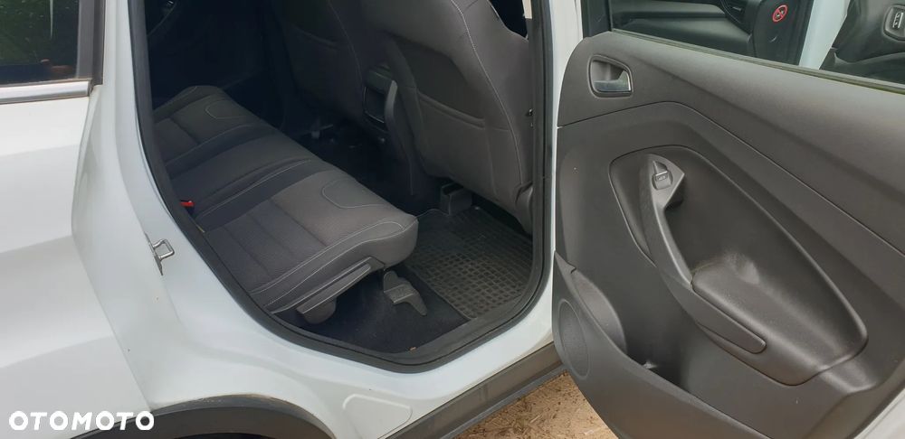 Ford Kuga 1.6 EcoBoost 2x4 SYNC - 16