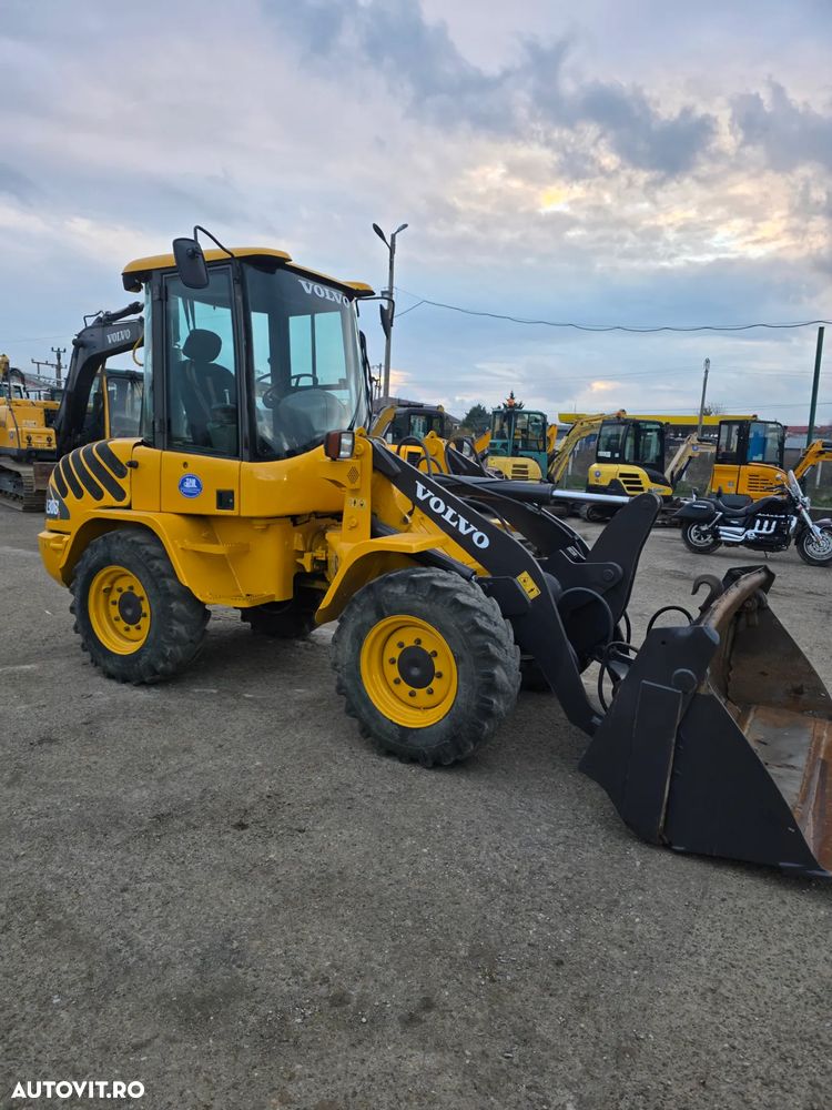 Volvo L30B incarcator frontal miniincarcator vola minivola compact - 6