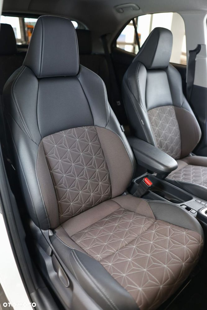 Toyota Yaris Cross - 16
