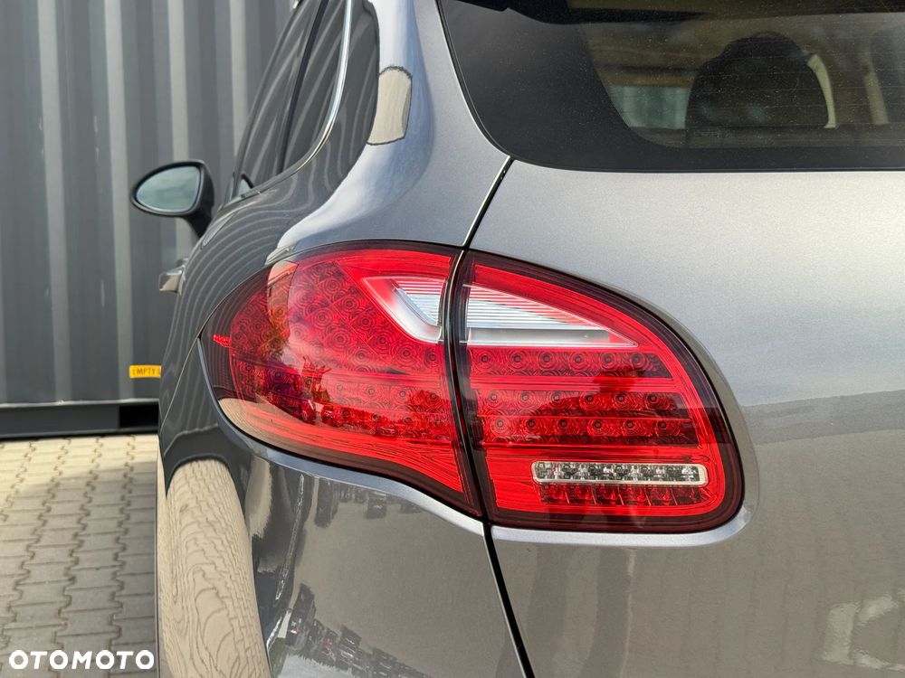 Porsche Cayenne Standard - 12