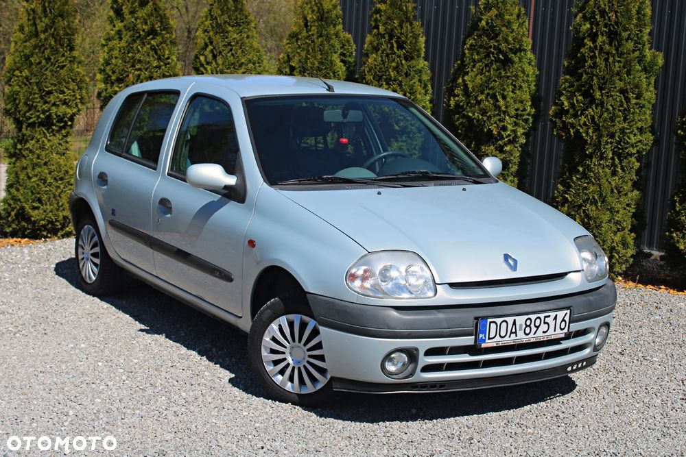 Renault Clio - 9