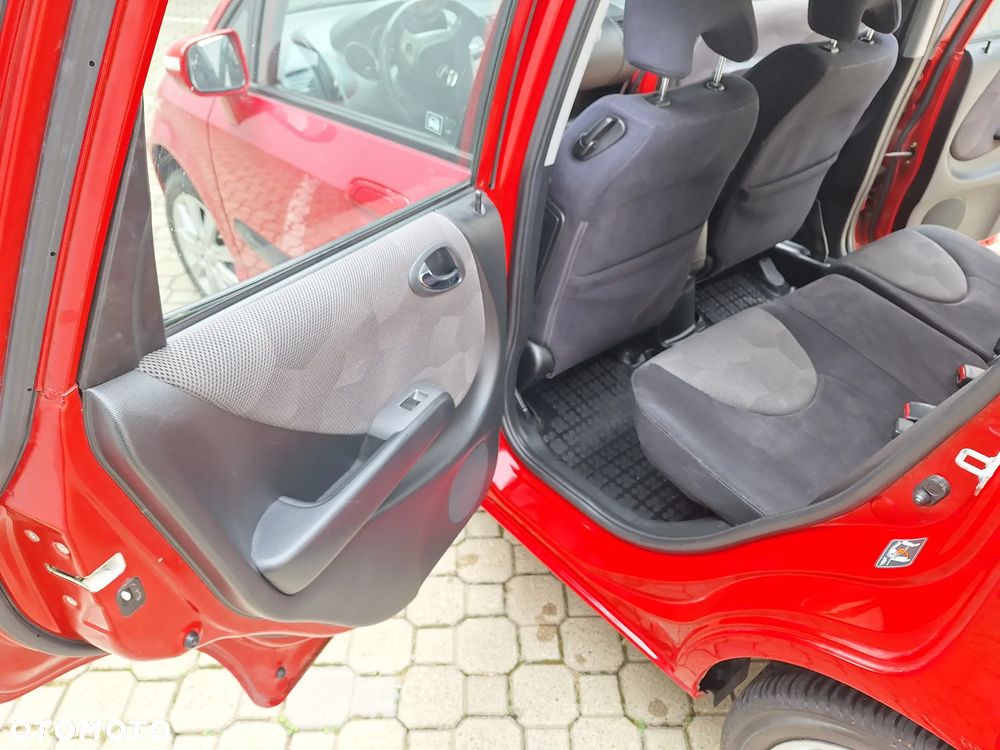 Honda Jazz 1.4 CVT ES - 18