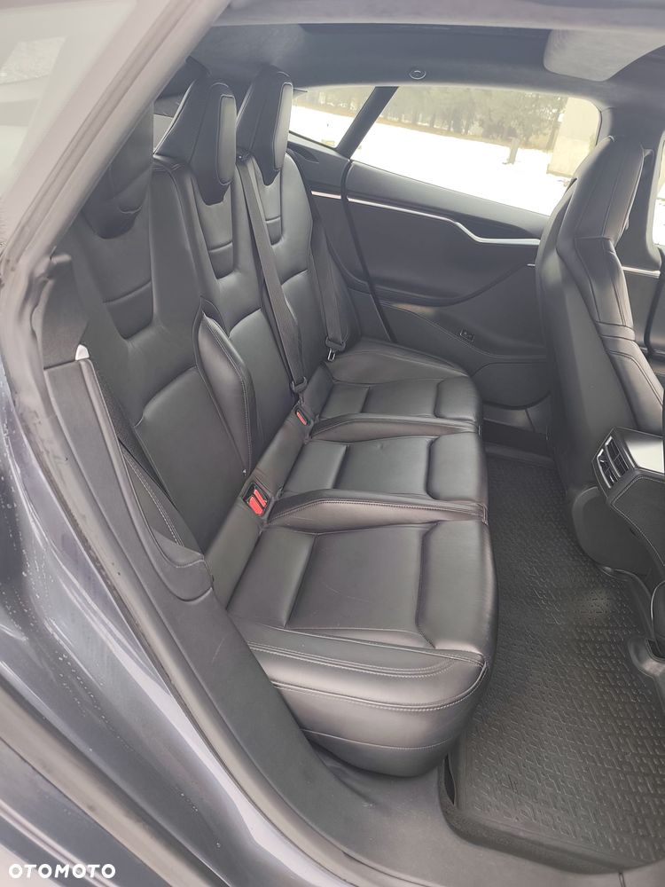 Tesla Model S D Performance - 11