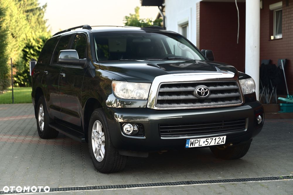 Toyota Sequoia - 14