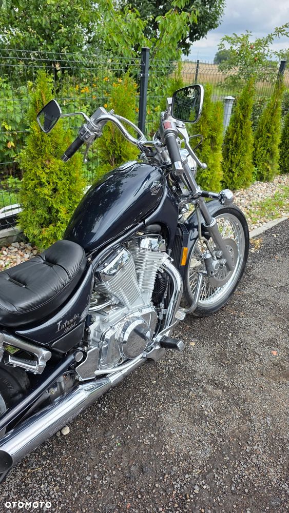 Suzuki Intruder - 7