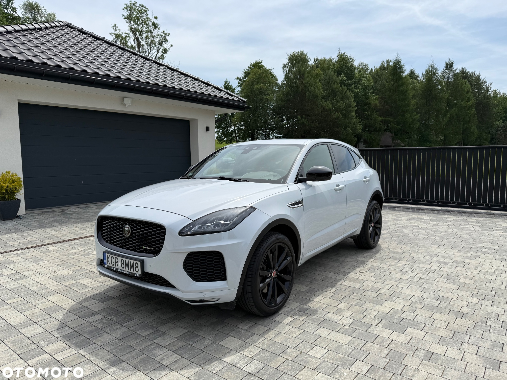 Jaguar E-Pace P250 AWD R-Dynamic SE - 2
