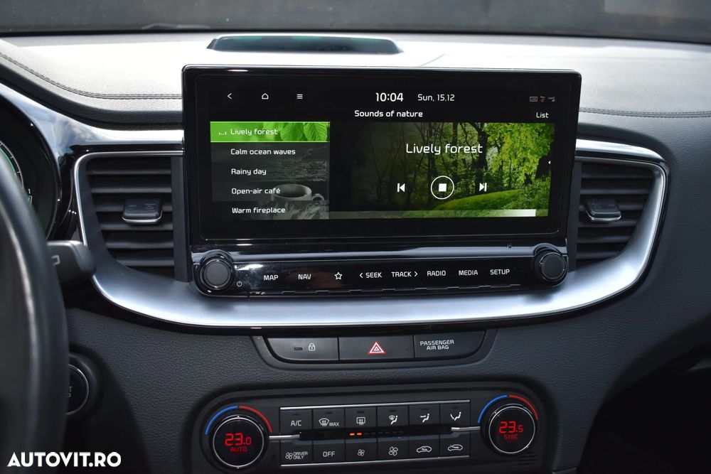 Kia Ceed - 36
