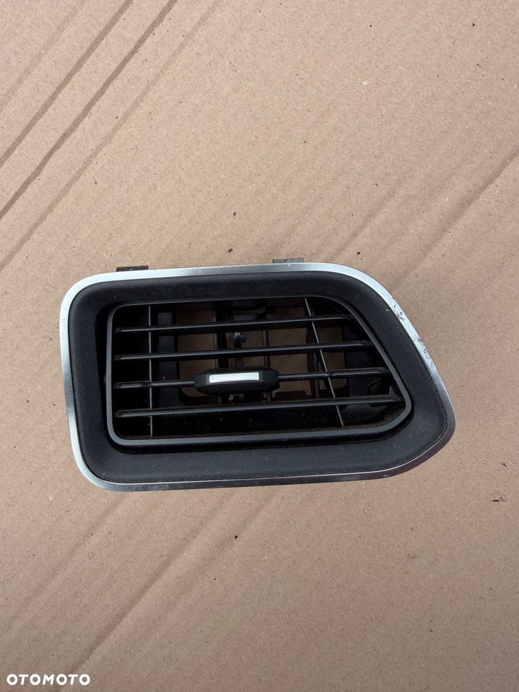Kratka nawiewu Renault Master III IV 19- 687505442R - 1