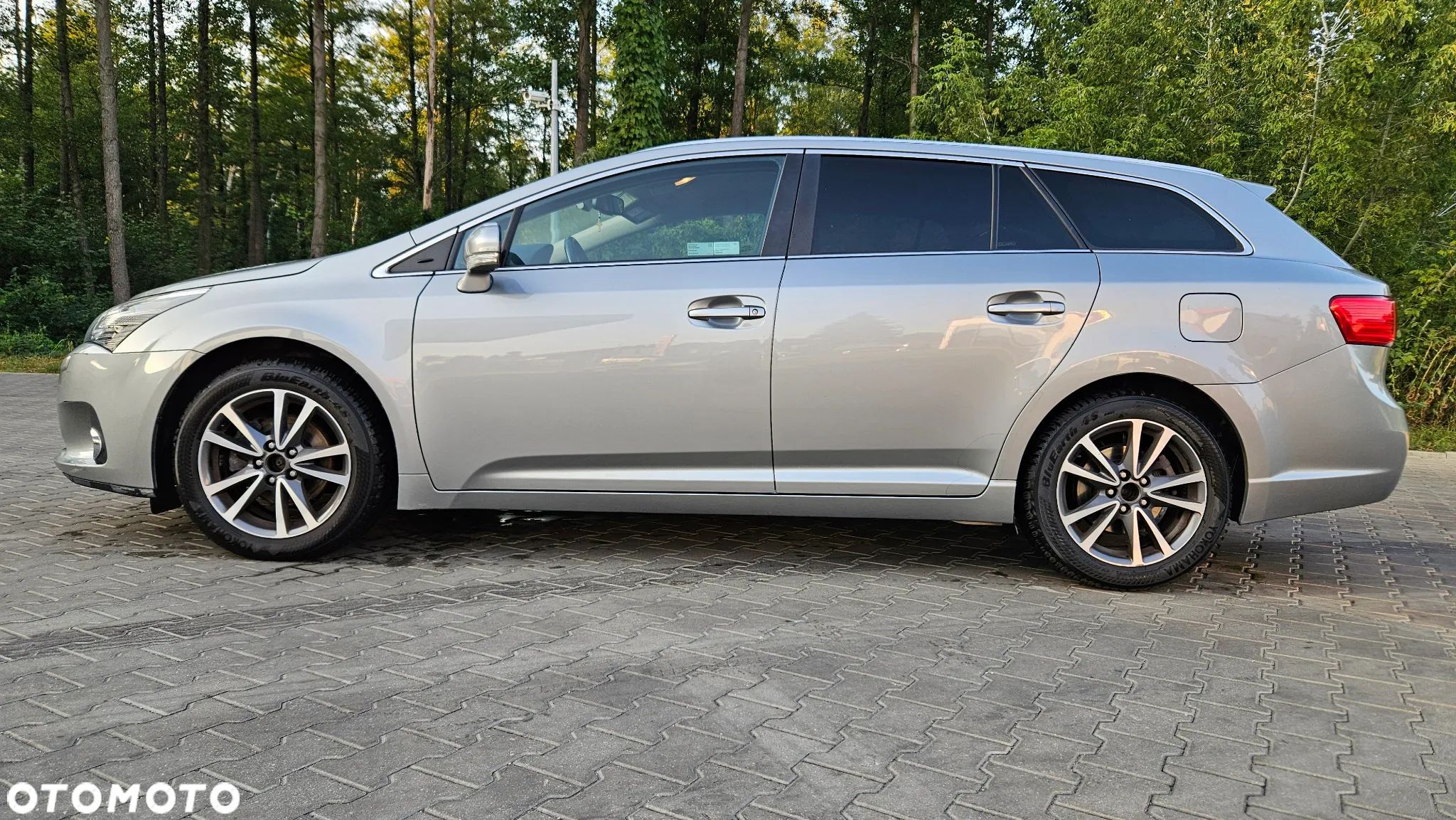 Toyota Avensis 2.0 Premium - 1