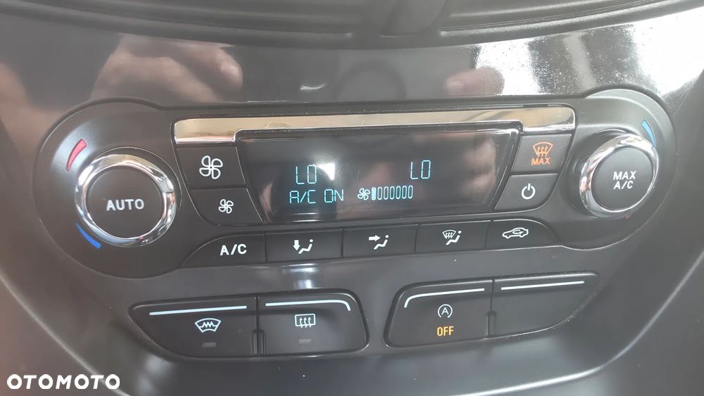 Ford Kuga 1.6 EcoBoost 2x4 Titanium - 14