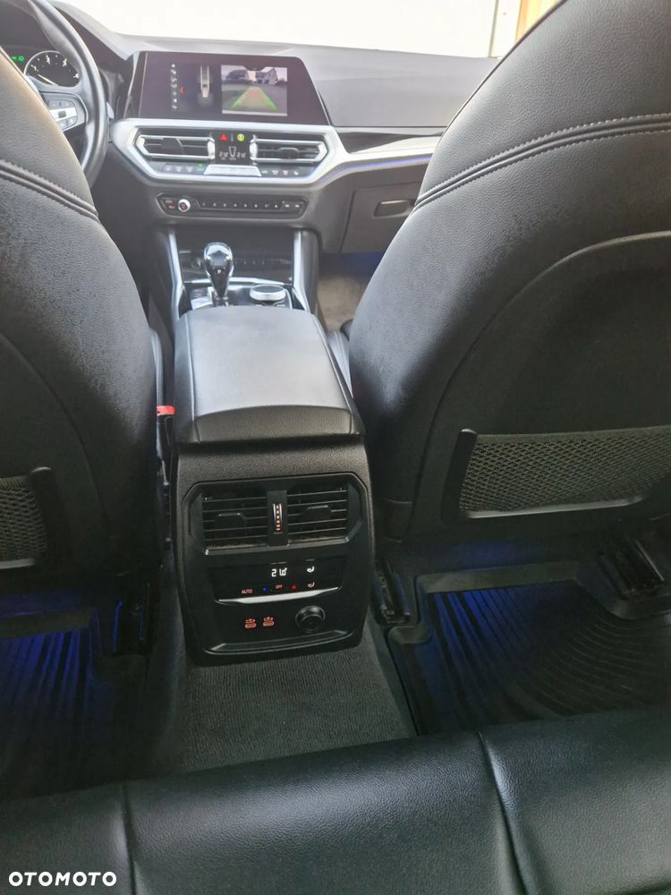 BMW Seria 3 318d Sport Line - 18