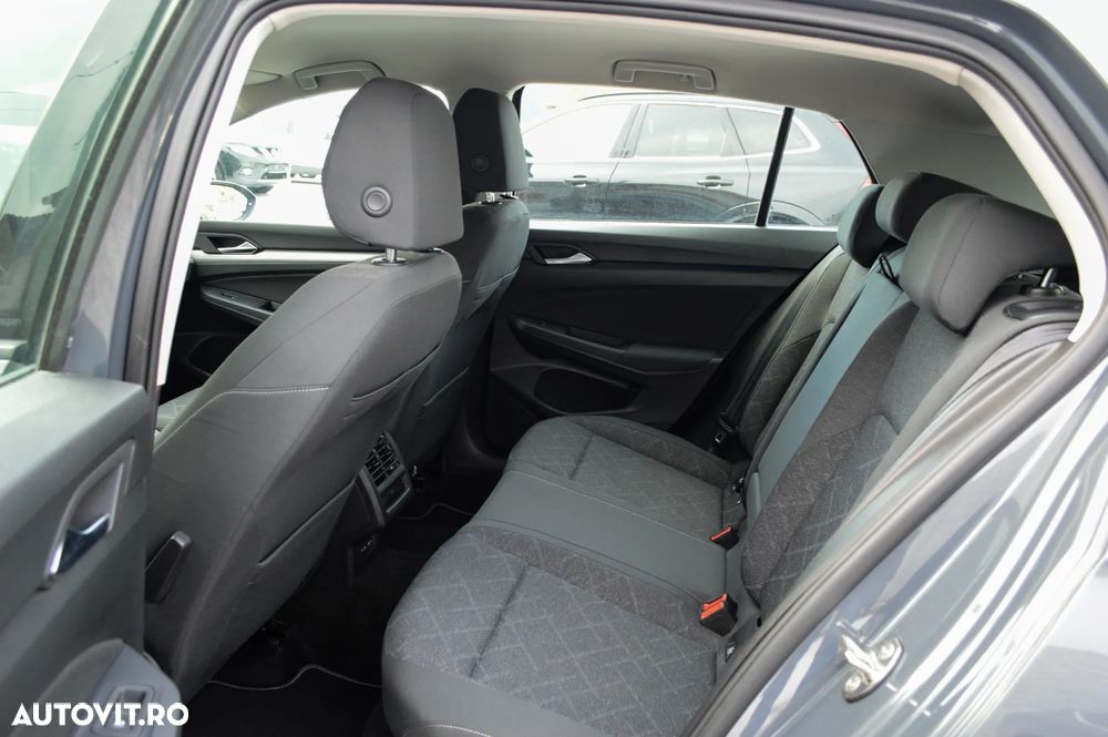 Volkswagen Golf - 33