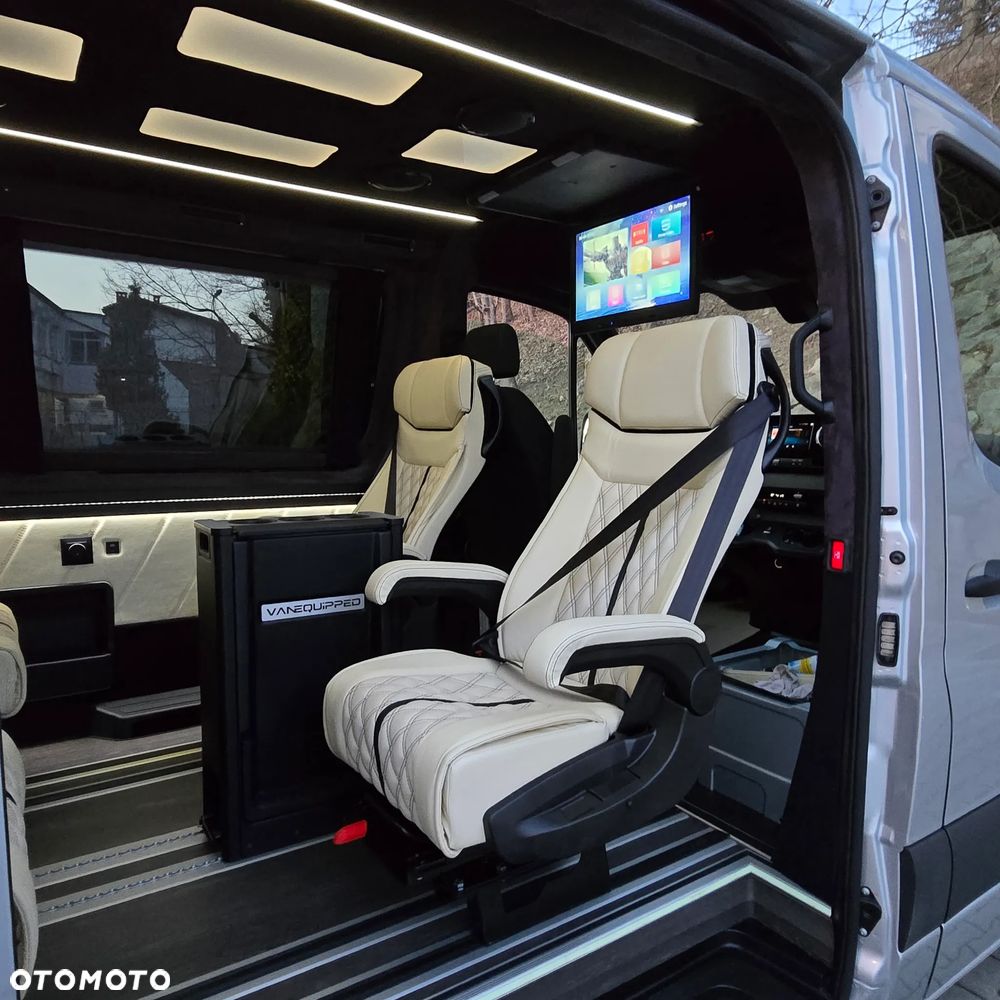 Mercedes-Benz Sprinter - 12