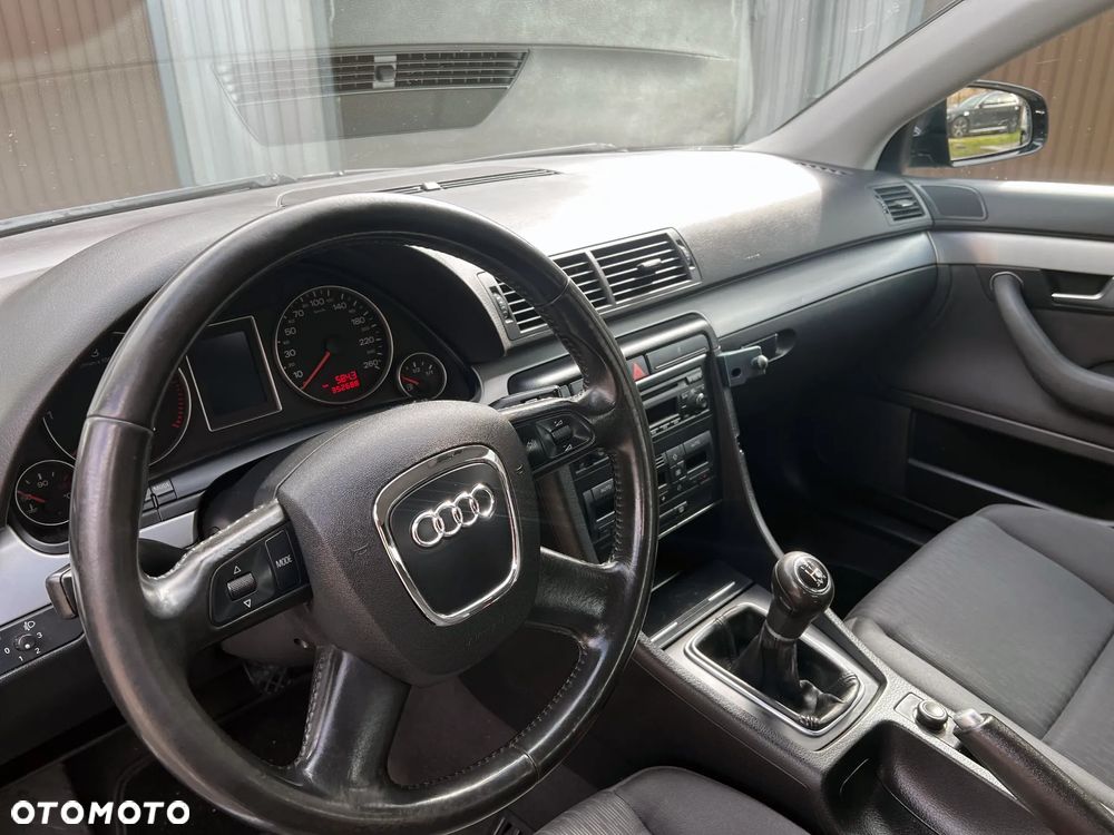 Audi A4 Limousine - 12