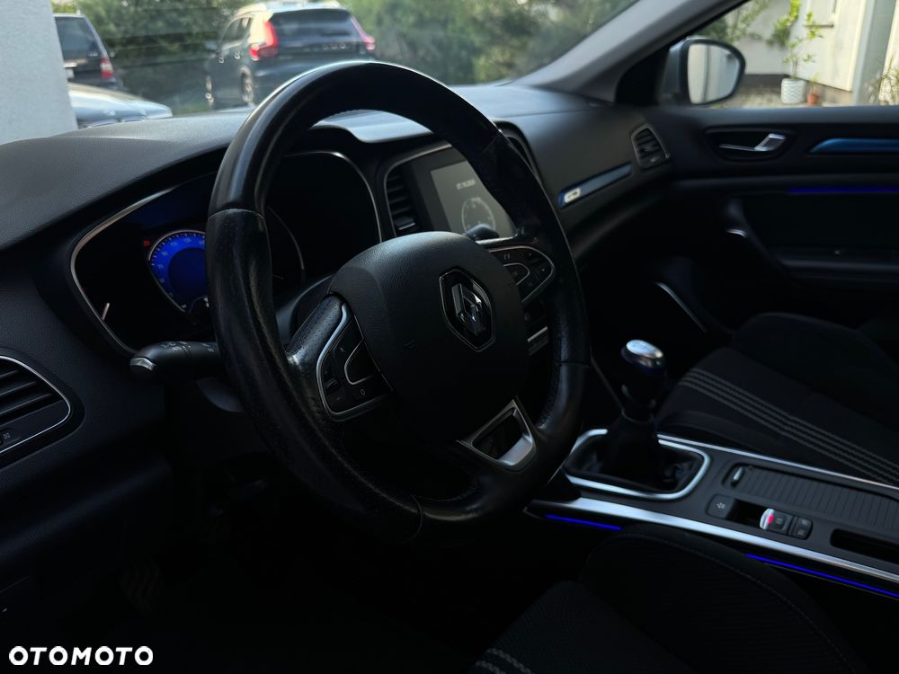 Renault Megane TCe 140 GPF GT LINE - 17
