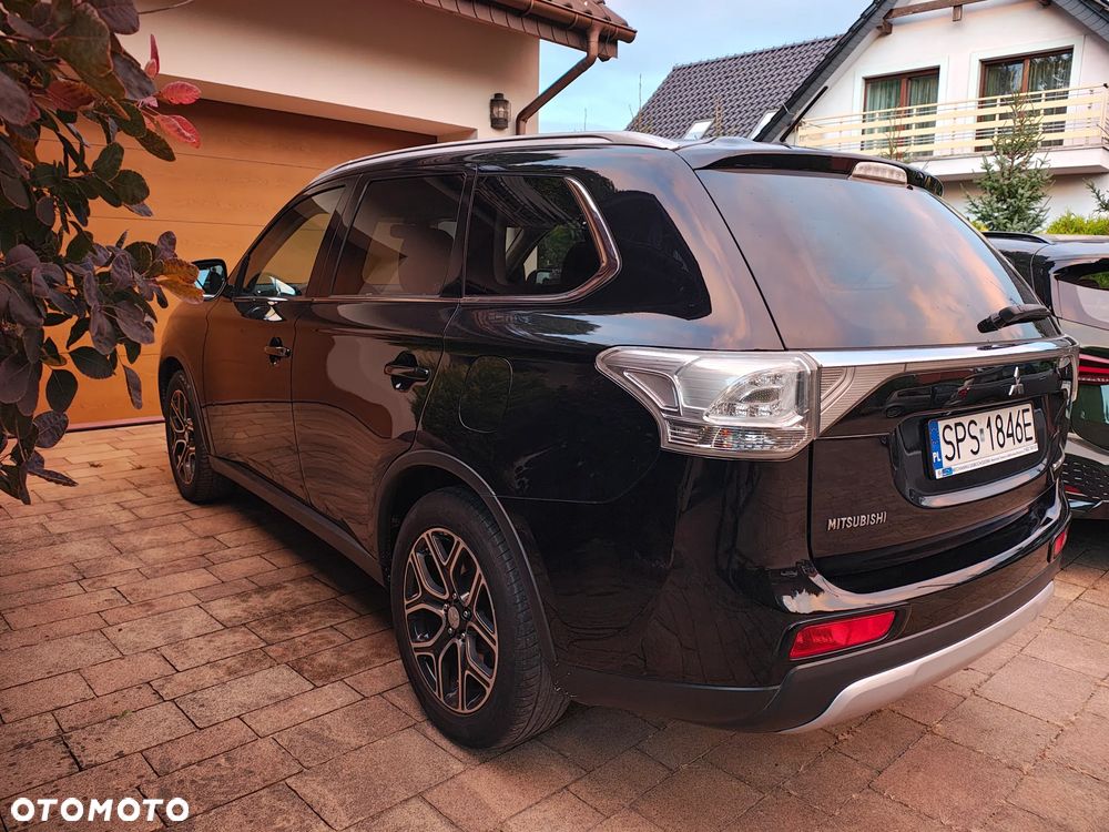 Mitsubishi Outlander - 3