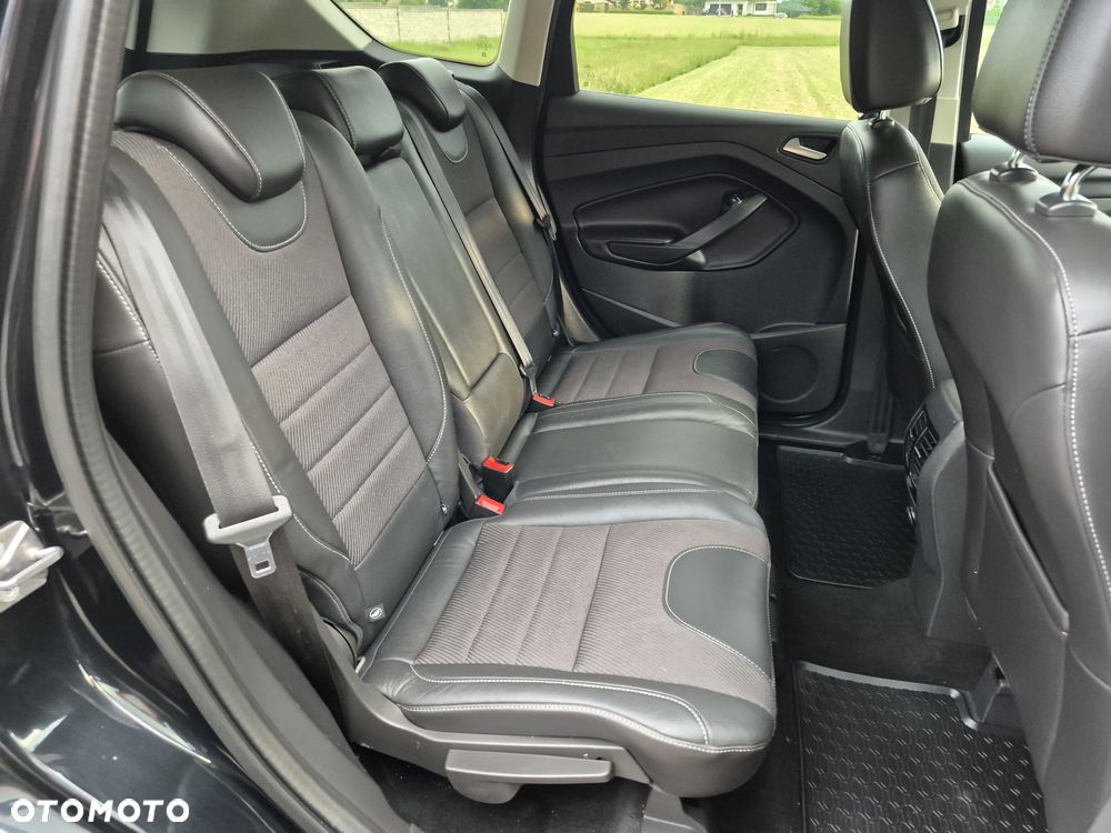 Ford Kuga 2.0 TDCi 2x4 Titanium - 18