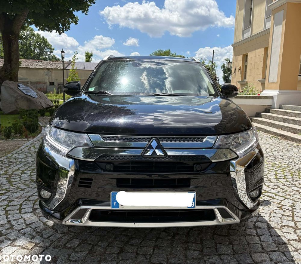 Mitsubishi Outlander - 3