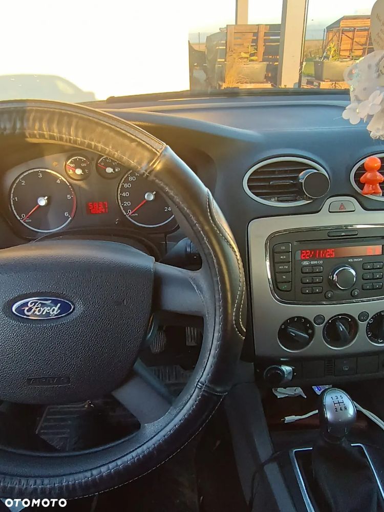 Ford Focus 1.6 TDCi Ambiente - 8
