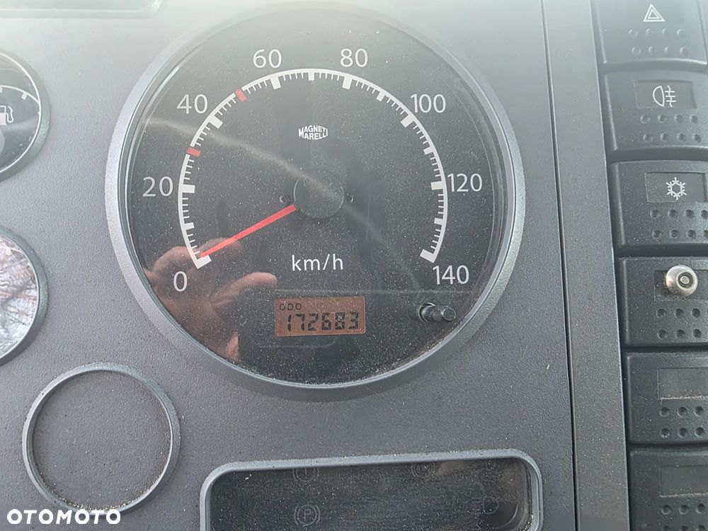 Nissan ATLEON - 10