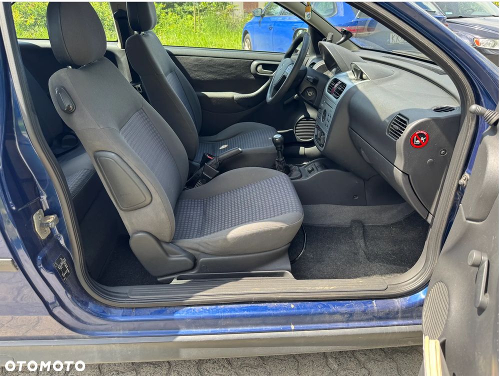 Opel Corsa 1.2 16V Cosmo - 9