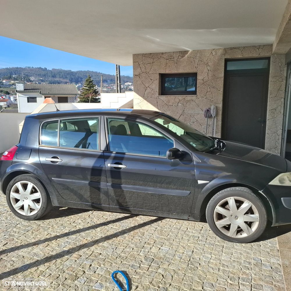 Renault Mégane 1.5 dCi Dynamique - 4
