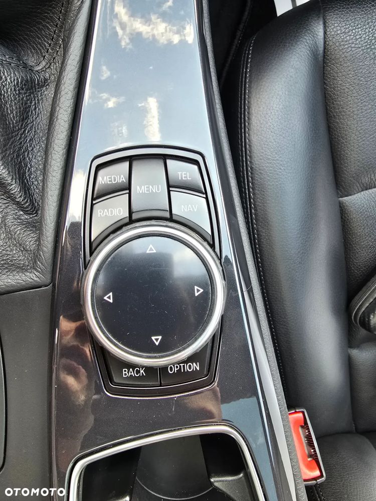 BMW Seria 5 520d Touring Luxury Line - 31
