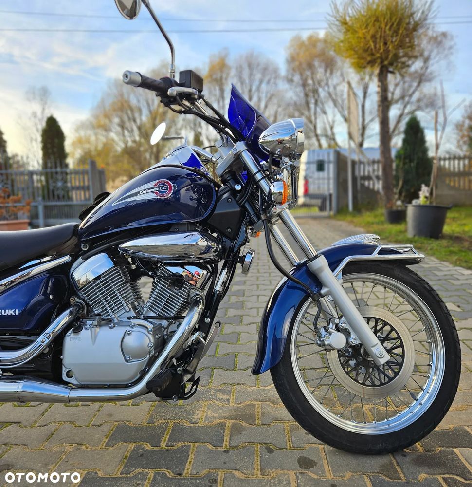 Suzuki Intruder - 8
