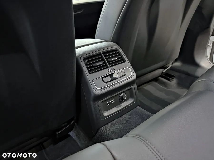 Audi A4 Avant 40 TDI quattro S tronic S line - 22