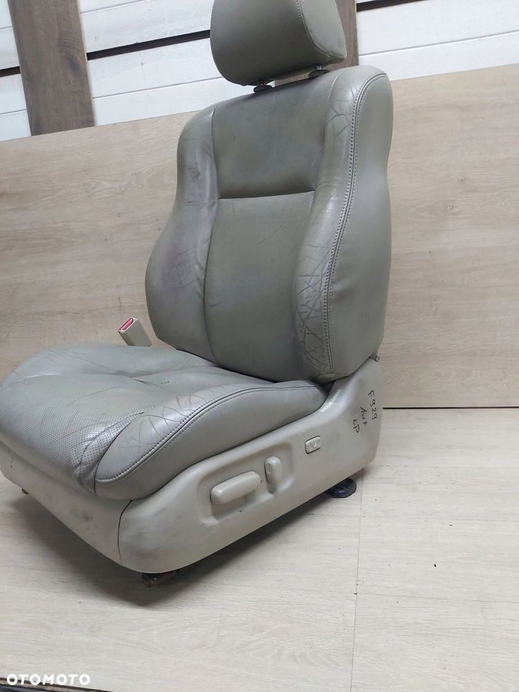 TOYOTA Avensis T25 fotel lewy skóra jasna fotel kierowcy EU - 3