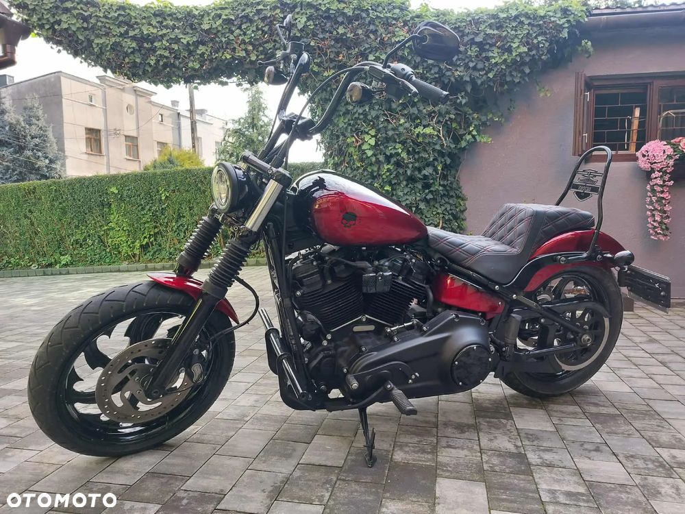 Harley-Davidson Softail Street Bob - 33