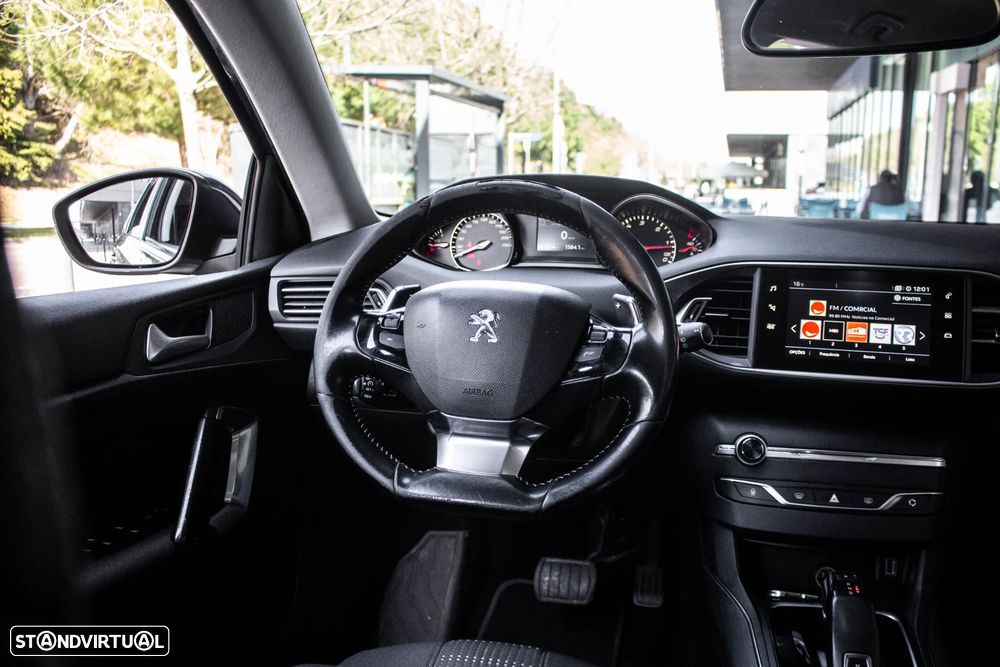 Peugeot 308 SW BlueHDi 130 EAT8 Stop & Start Allure - 29