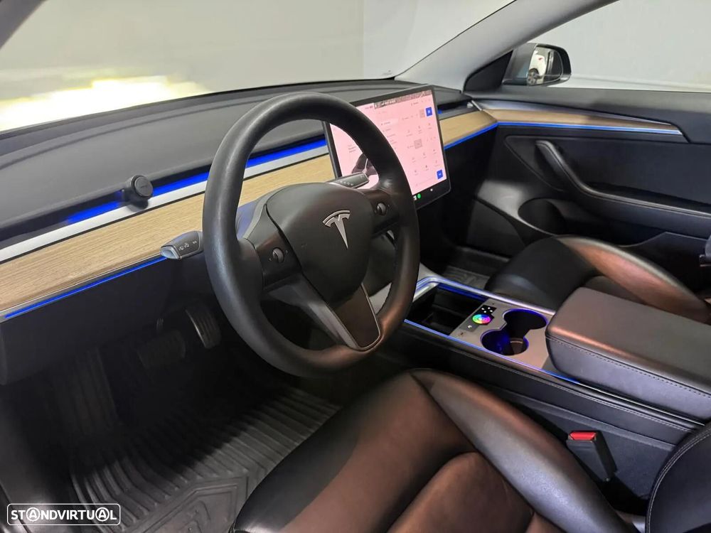 Tesla Model 3 - 11
