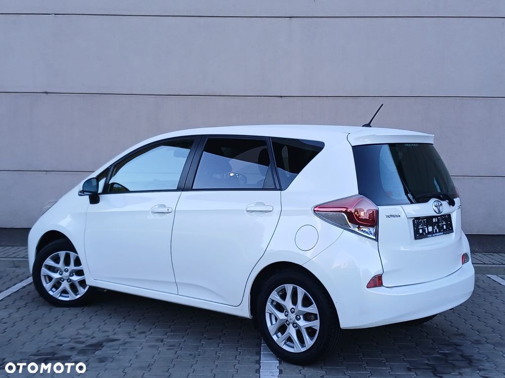 Toyota Verso S 1.33 VVT-i Start-Stop Club - 13