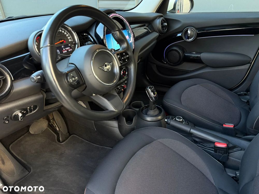 MINI Cooper Standard - 10