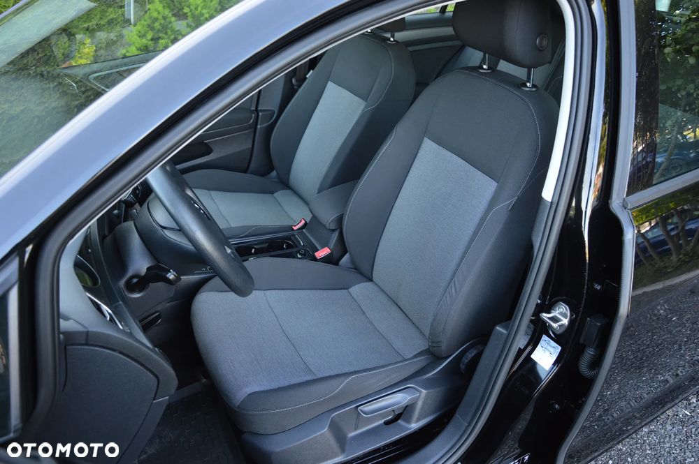 Volkswagen Golf - 21