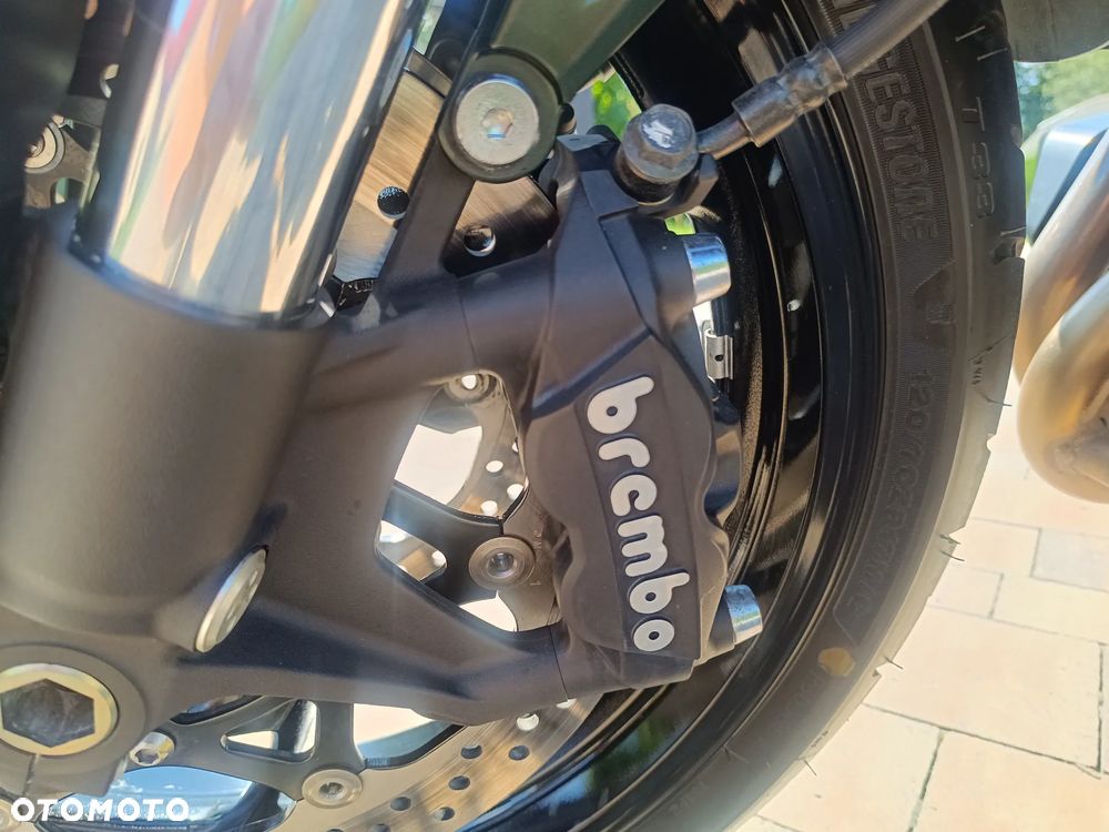 Suzuki GSX 1000 - 18